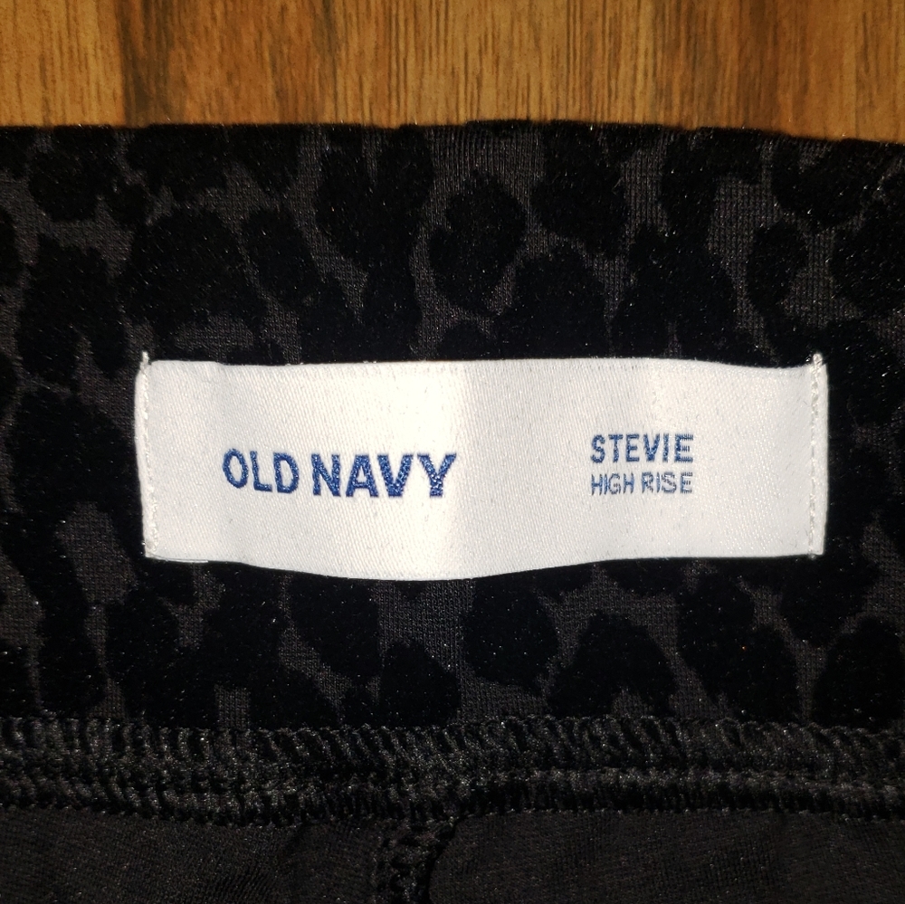 Old Navy black leopard Leggings